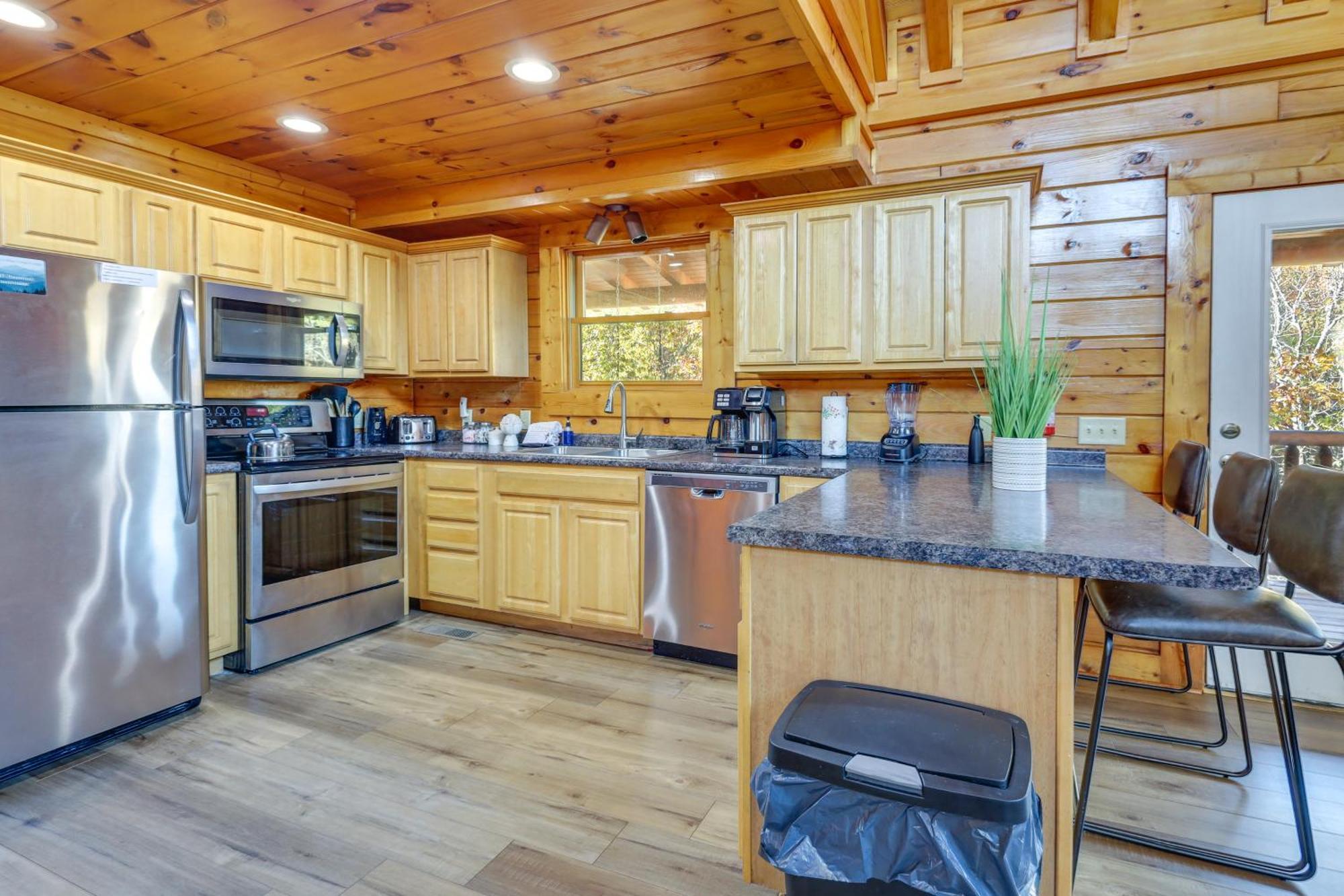 Pigeon Forge Cabin Rental With Decks And Hot Tub! ภายนอก รูปภาพ