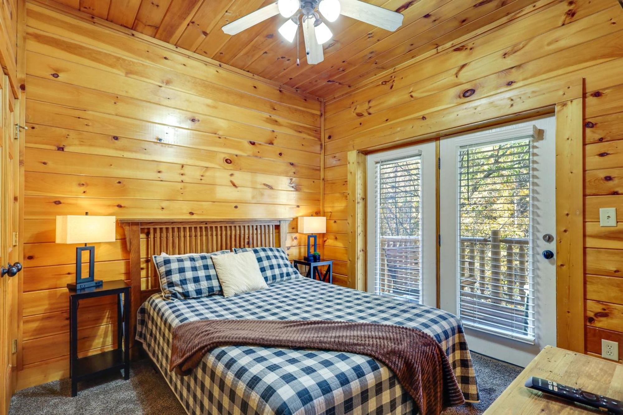 Pigeon Forge Cabin Rental With Decks And Hot Tub! ภายนอก รูปภาพ