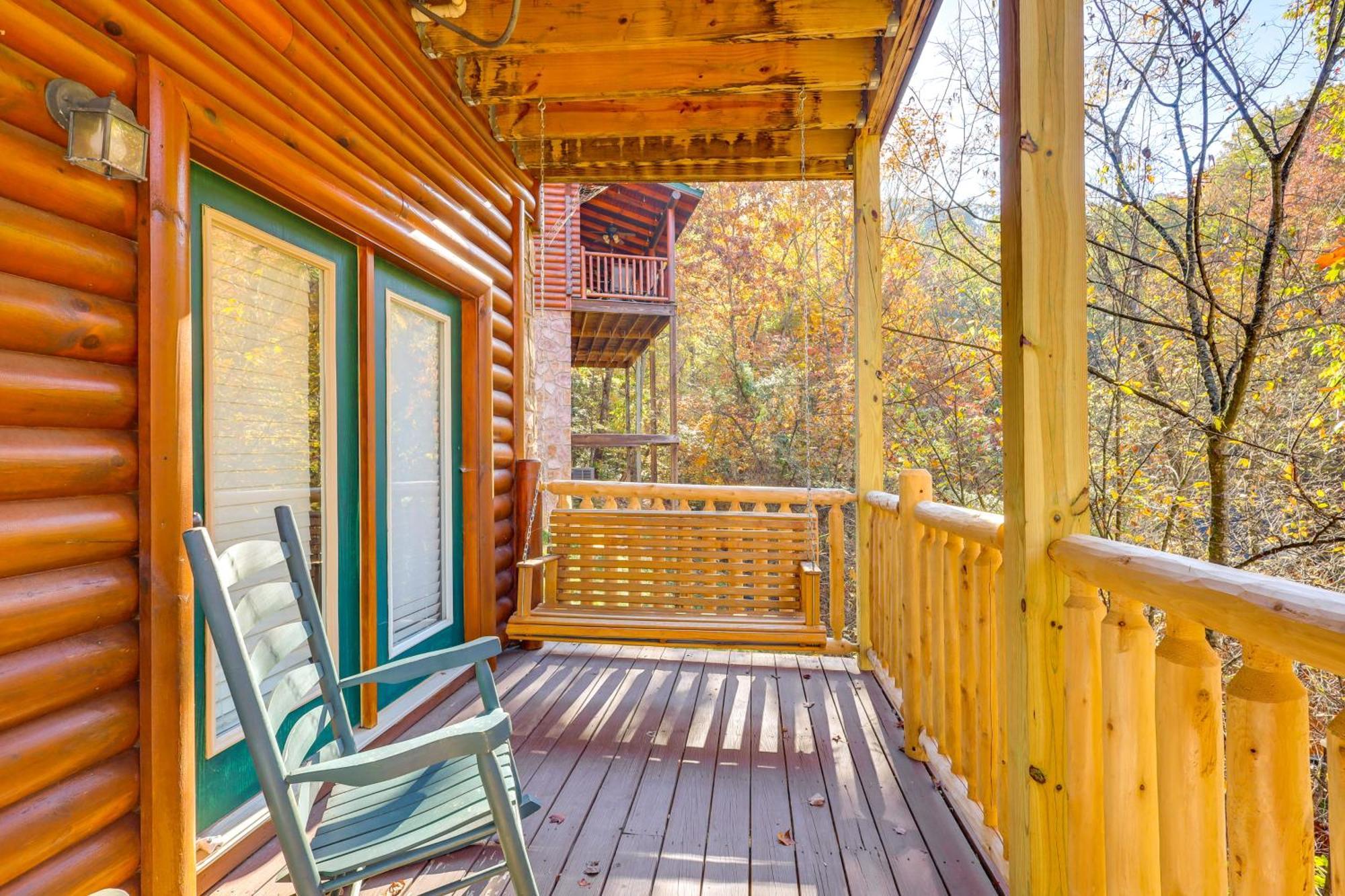 Pigeon Forge Cabin Rental With Decks And Hot Tub! ภายนอก รูปภาพ