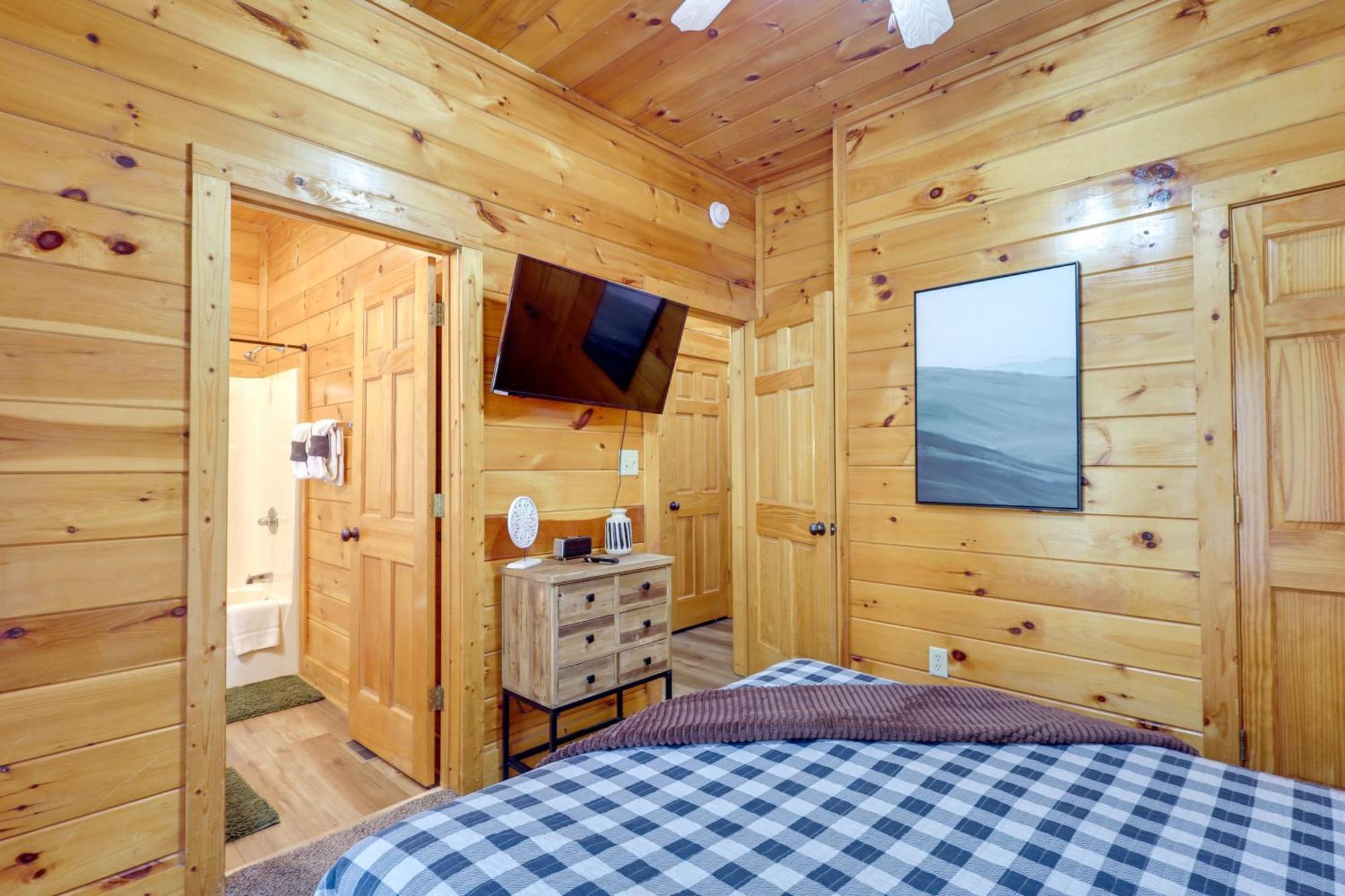 Pigeon Forge Cabin Rental With Decks And Hot Tub! ภายนอก รูปภาพ