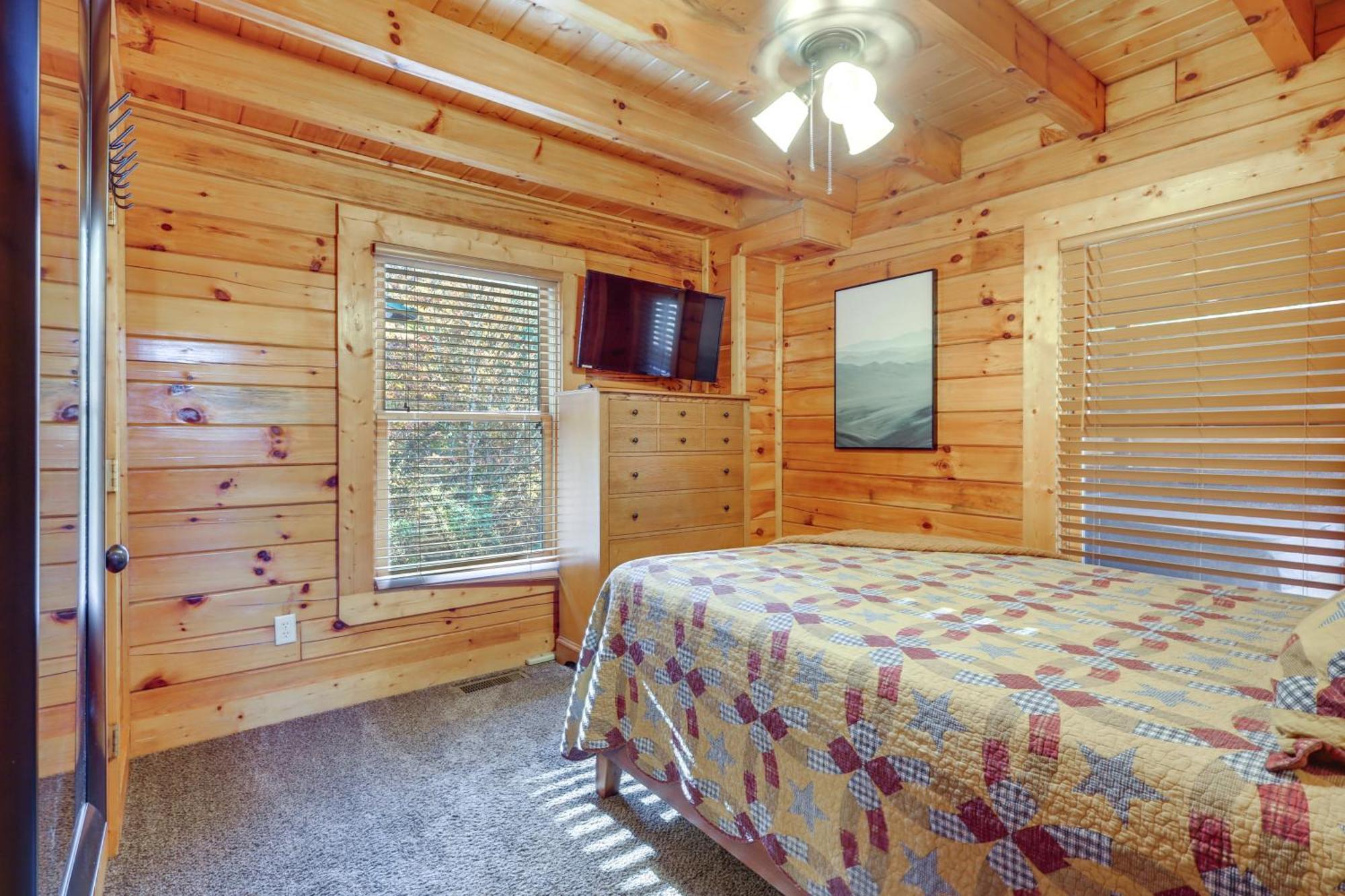 Pigeon Forge Cabin Rental With Decks And Hot Tub! ภายนอก รูปภาพ